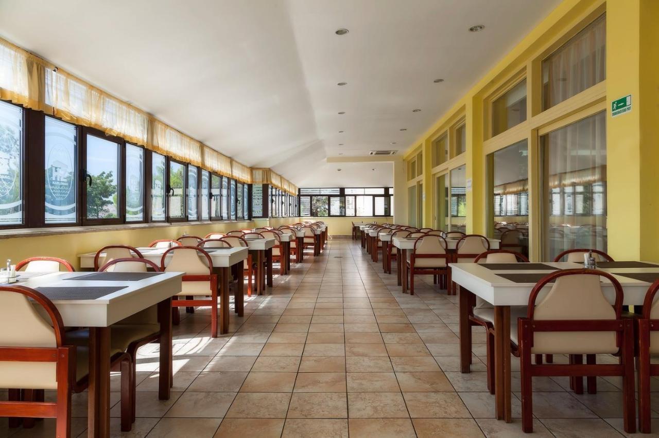 Hotel Zagreb Карлобаг Екстер'єр фото